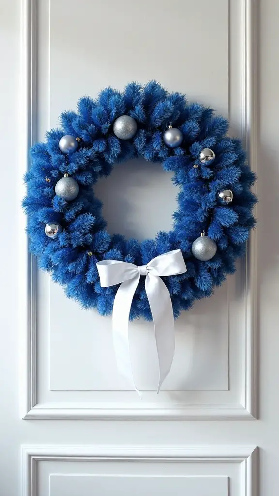 dramatic sophisticated eye catching contemporary holiday wreaths