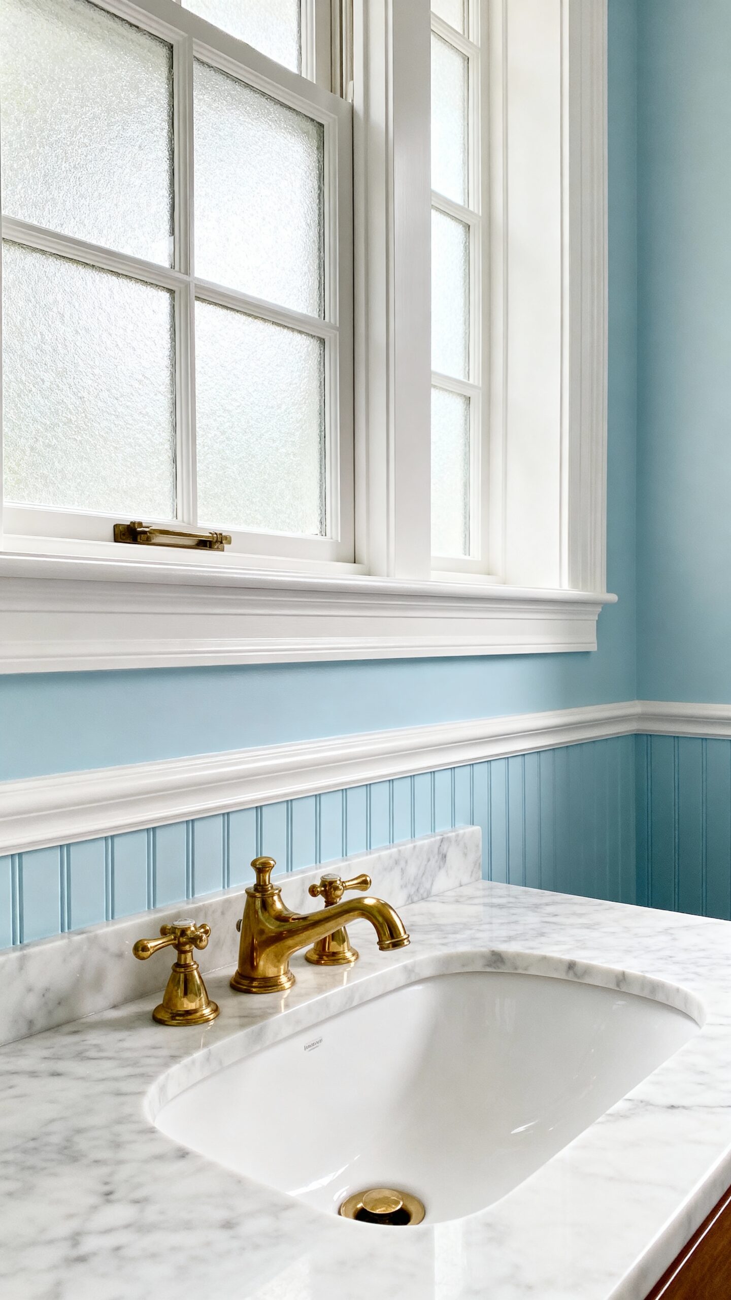classic elegant bathroom wainscoting