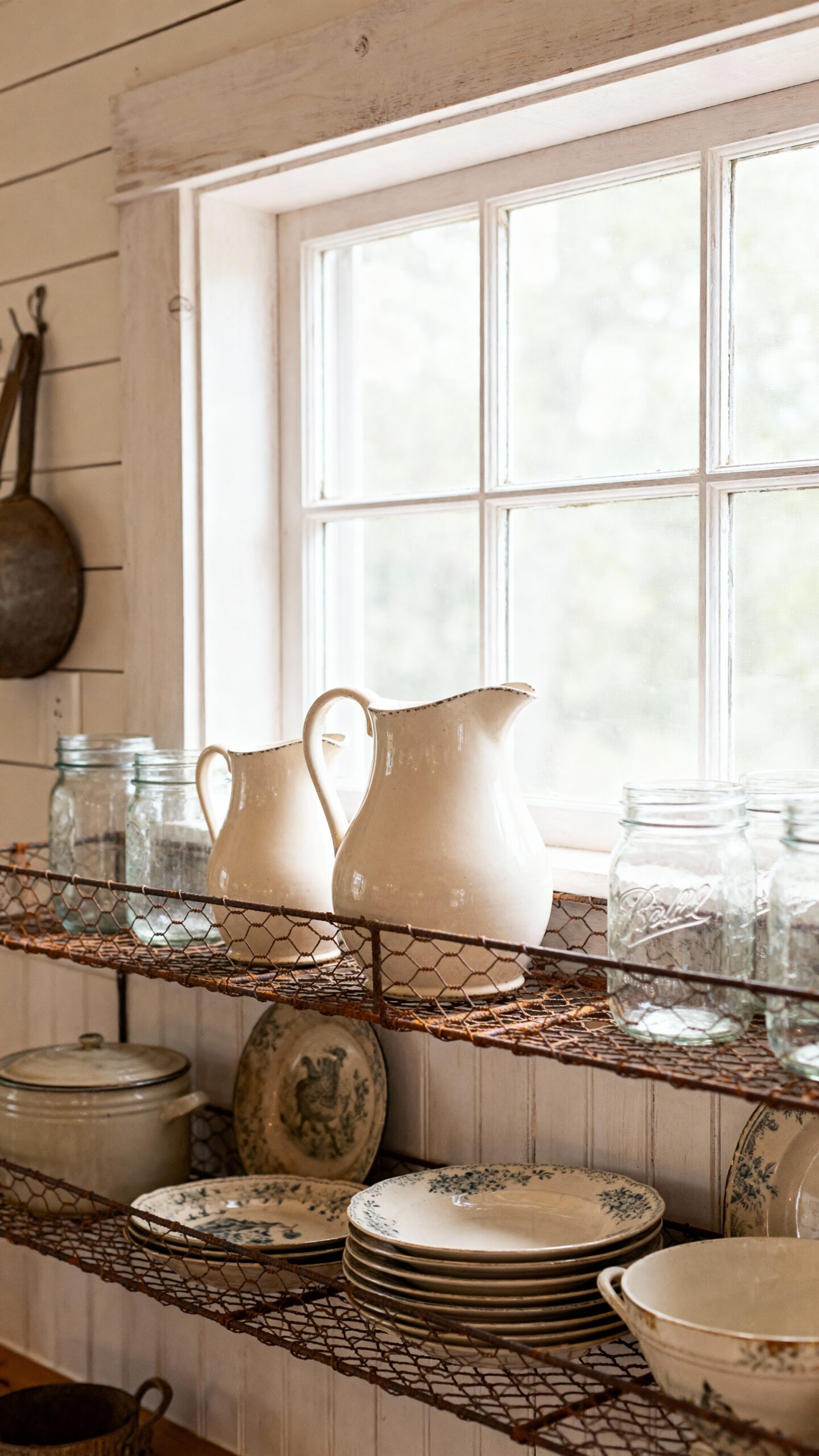 rustic farmhouse chicken wire shelving