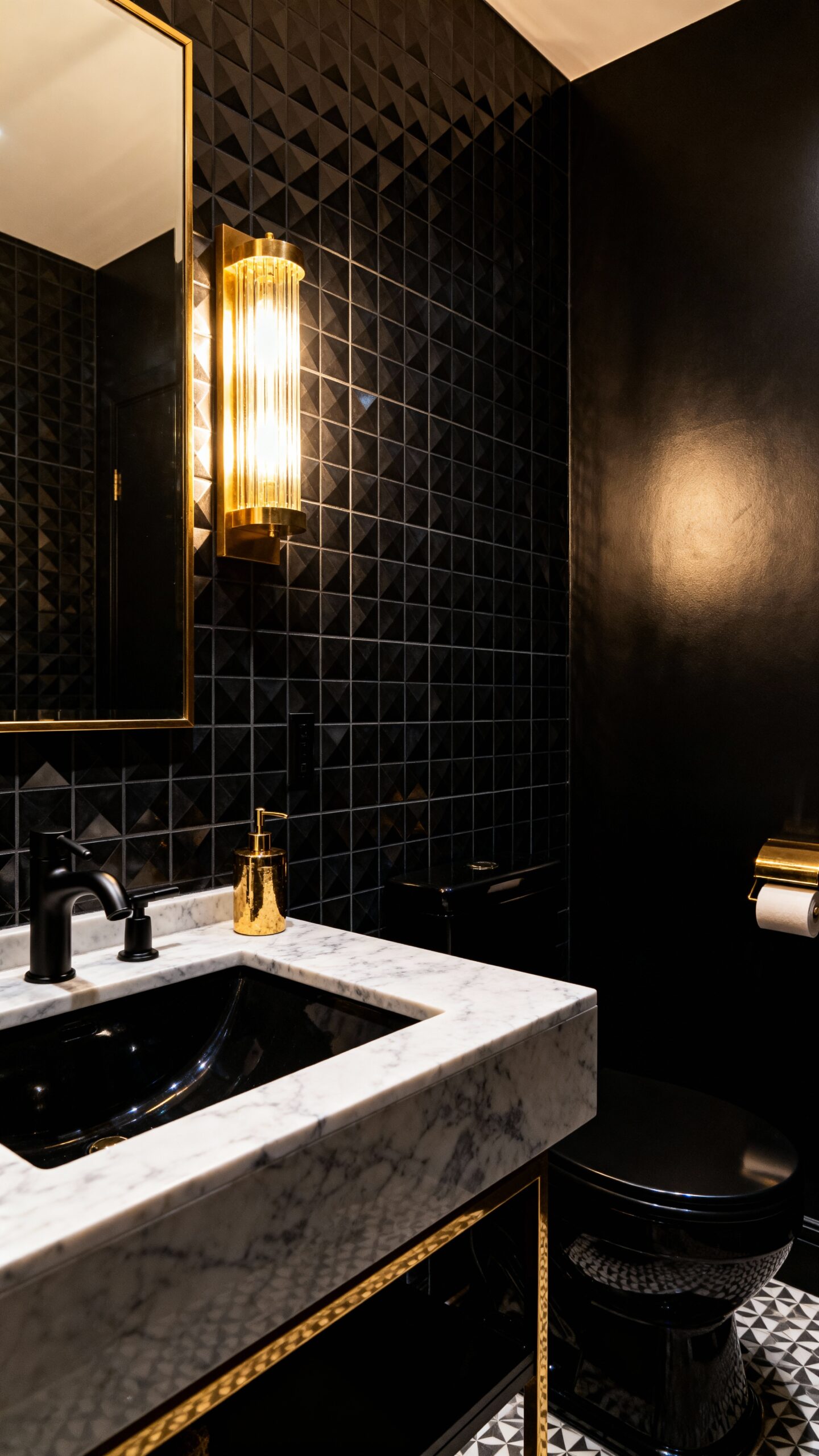 bold black bathroom bliss