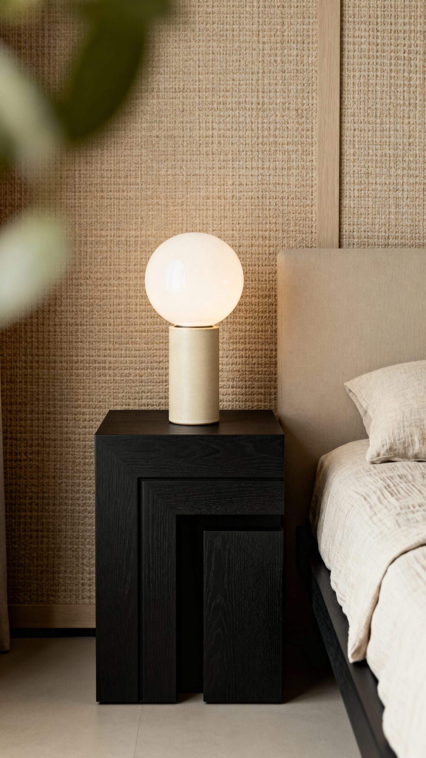 nightstand contrast lamp balance